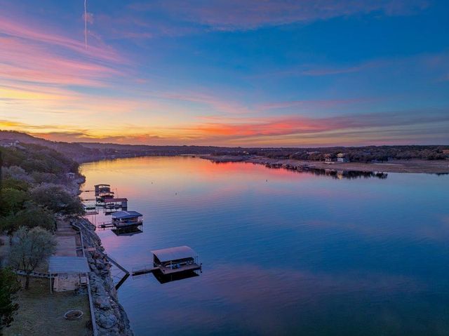 21008 W Lakeshore DR, Spicewood, TX 78669