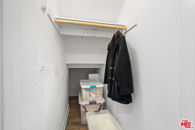 2974 Ripple Place 202, Los Angeles, CA 90039