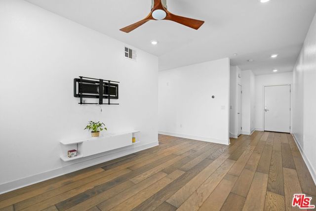 2974 Ripple Place 202, Los Angeles, CA 90039