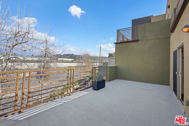 2974 Ripple Place 202, Los Angeles, CA 90039