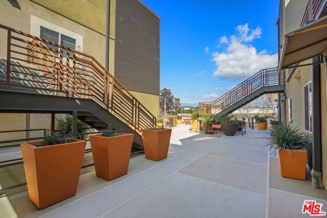 2974 Ripple Place 202, Los Angeles, CA 90039