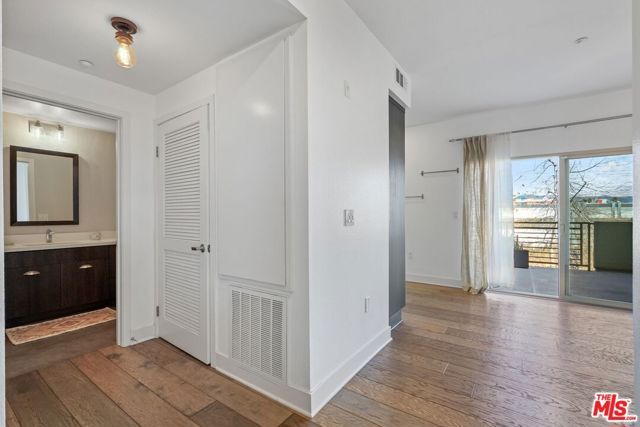 2974 Ripple Place 202, Los Angeles, CA 90039