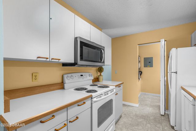 101 Bent Tree Dr Apt 13, Daytona Beach, FL 32114