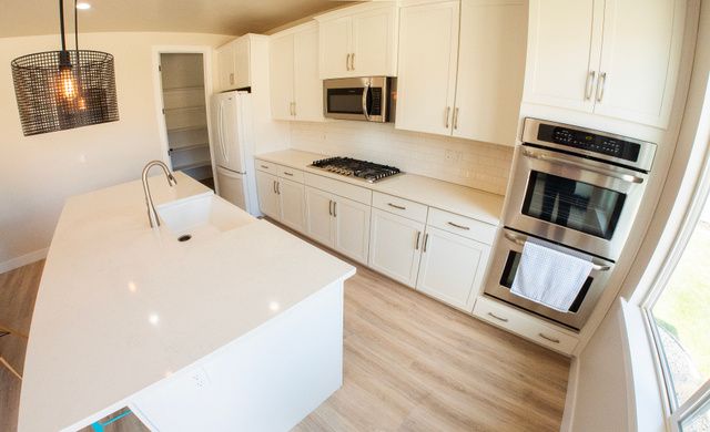 6294 W SUTHERLAND DR, Highland, UT 84003