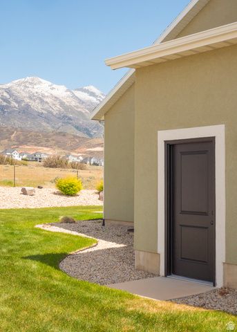 6294 W SUTHERLAND DR, Highland, UT 84003