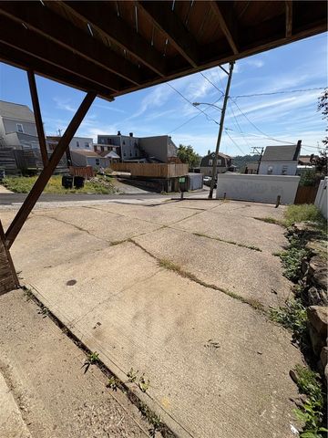 1966 W Beckert Ave, Reserve, PA 15212