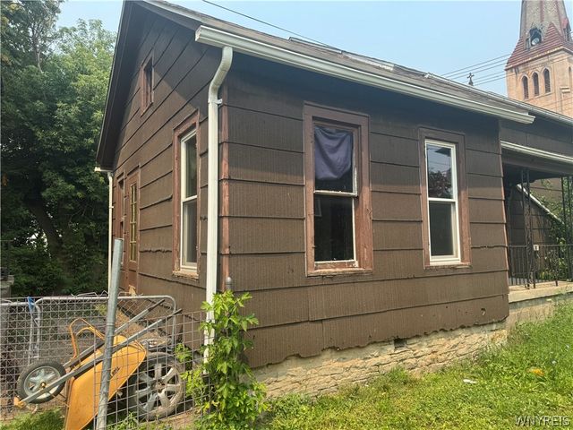 1113 South Avenue, Niagara Falls, NY 14305