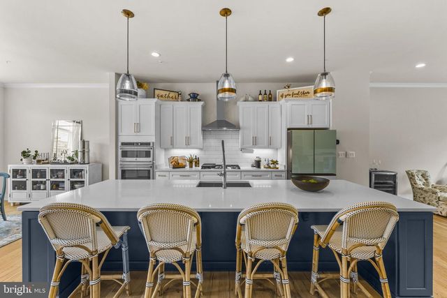 42460 MILDRED LANDING SQ, Ashburn, VA 20148