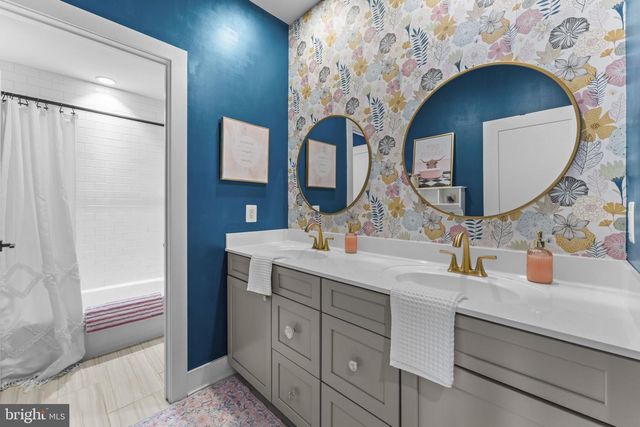 42460 MILDRED LANDING SQ, Ashburn, VA 20148