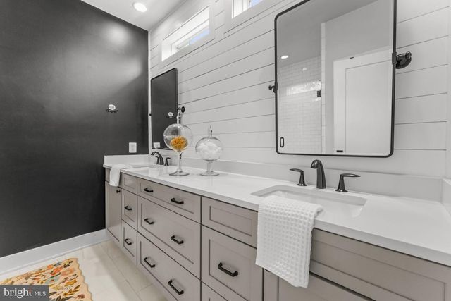 42460 MILDRED LANDING SQ, Ashburn, VA 20148