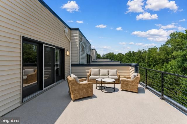 42460 MILDRED LANDING SQ, Ashburn, VA 20148