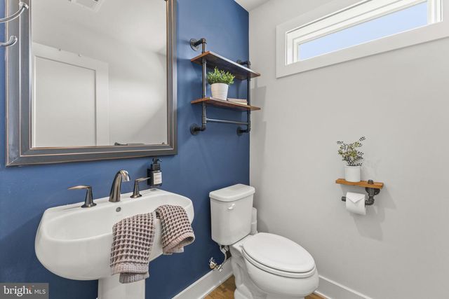 42460 MILDRED LANDING SQ, Ashburn, VA 20148