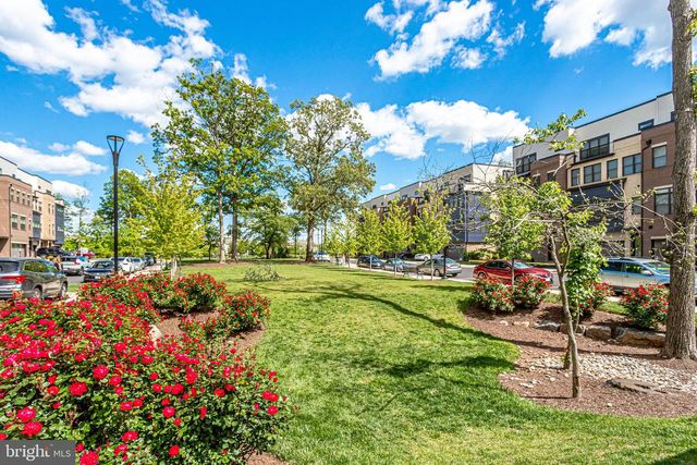 42460 MILDRED LANDING SQ, Ashburn, VA 20148