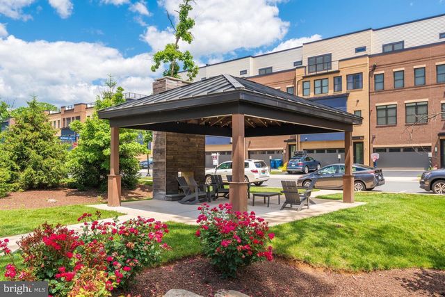 42460 MILDRED LANDING SQ, Ashburn, VA 20148