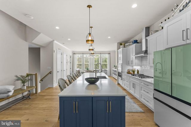 42460 MILDRED LANDING SQ, Ashburn, VA 20148
