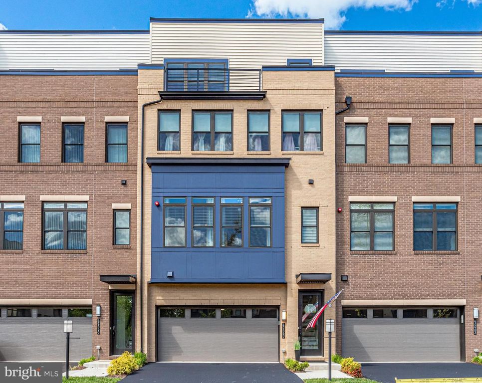 42460 MILDRED LANDING SQ, Ashburn, VA 20148
