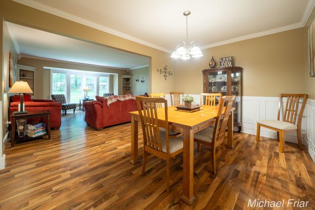 2700 Shadowbrook Drive SE, Grand Rapids, MI 49546