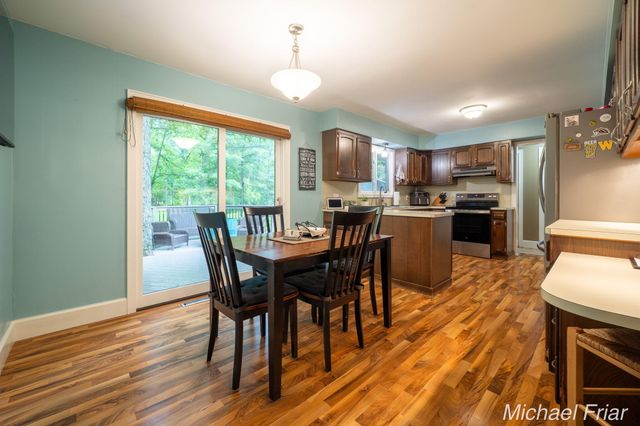2700 Shadowbrook Drive SE, Grand Rapids, MI 49546