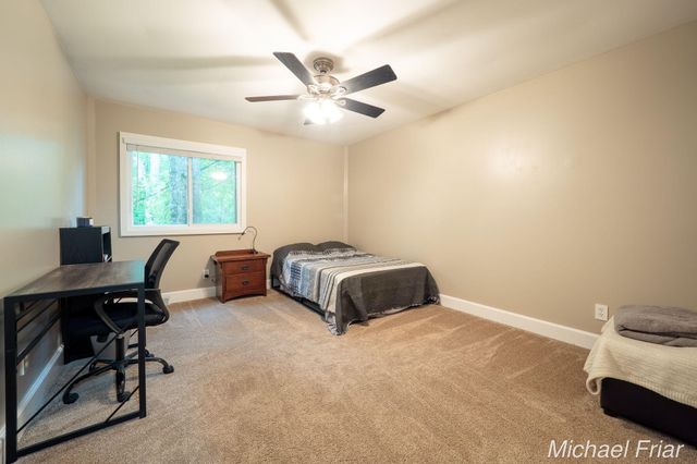 2700 Shadowbrook Drive SE, Grand Rapids, MI 49546