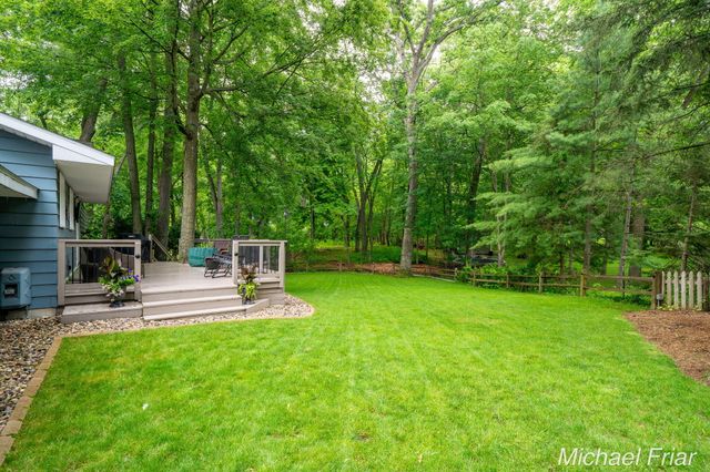 2700 Shadowbrook Drive SE, Grand Rapids, MI 49546