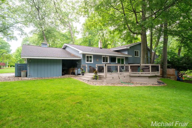 2700 Shadowbrook Drive SE, Grand Rapids, MI 49546