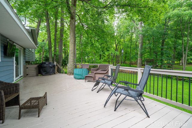 2700 Shadowbrook Drive SE, Grand Rapids, MI 49546