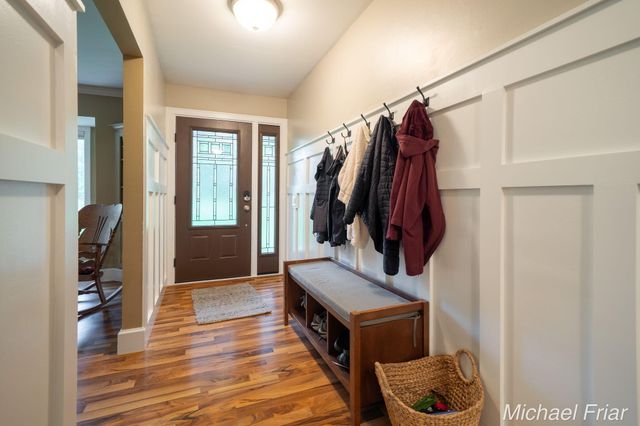 2700 Shadowbrook Drive SE, Grand Rapids, MI 49546