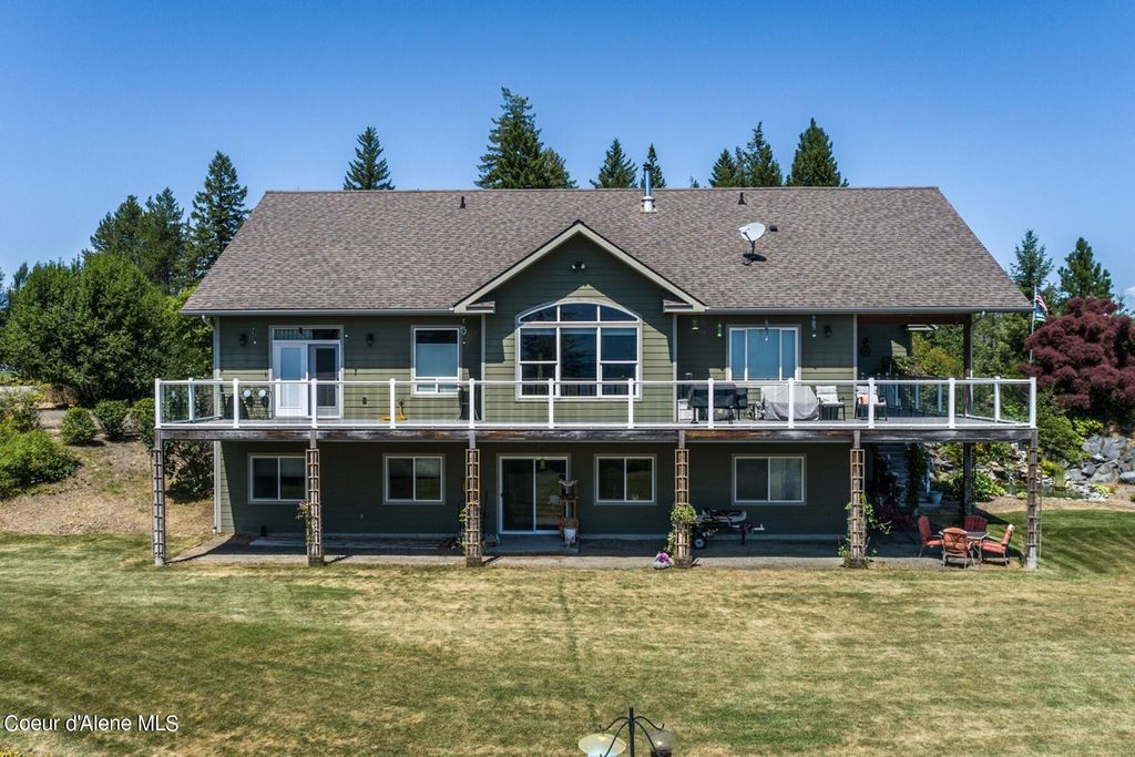 1524 Sunrise Rd, Bonners Ferry, ID 83805
