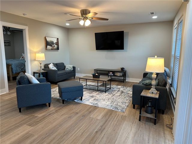 11684 Dogwood Drive, Garfield, AR 72732