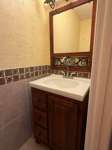 4044 SW 67th Terrace 7, Davie, FL 33314