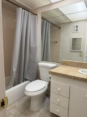 4044 SW 67th Terrace 7, Davie, FL 33314