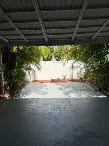 4044 SW 67th Terrace 7, Davie, FL 33314