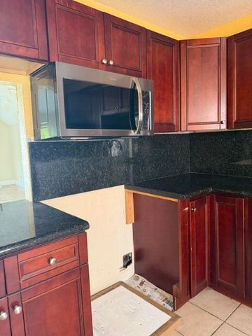 4044 SW 67th Terrace 7, Davie, FL 33314