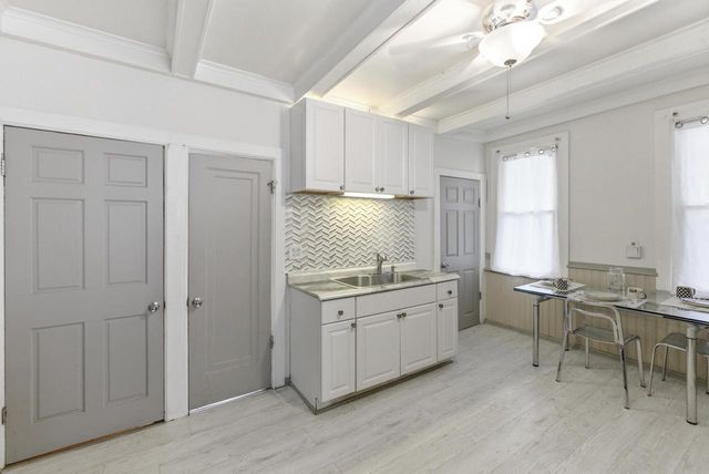 2330 N Hubbard STREET, Milwaukee, WI 53212