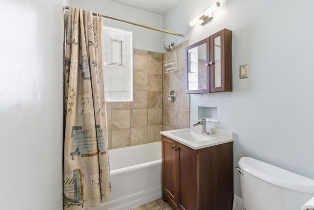 2330 N Hubbard STREET, Milwaukee, WI 53212