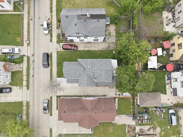 2330 N Hubbard STREET, Milwaukee, WI 53212
