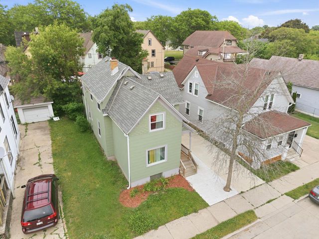 2330 N Hubbard STREET, Milwaukee, WI 53212