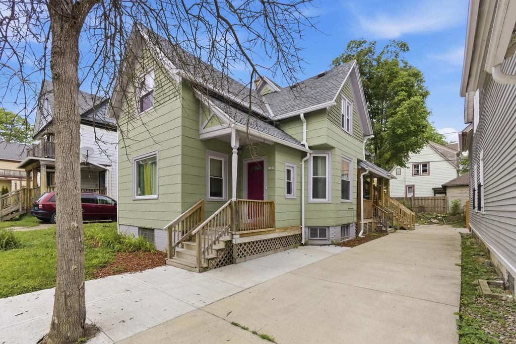 2330 N Hubbard STREET, Milwaukee, WI 53212