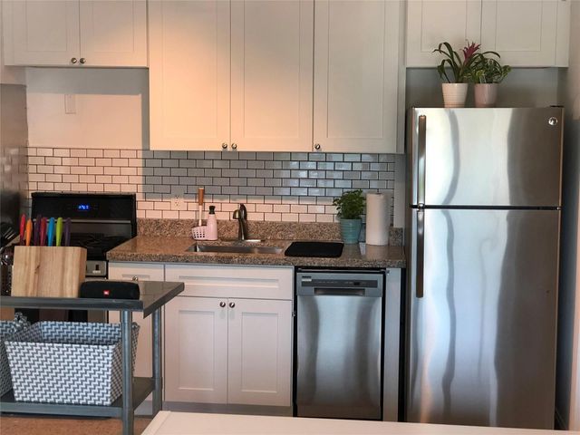900 SE 12th Street, Fort Lauderdale, FL 33316