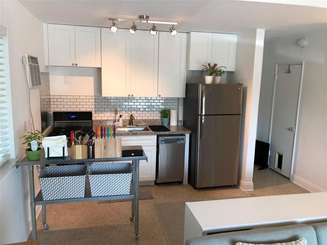 900 SE 12th Street, Fort Lauderdale, FL 33316