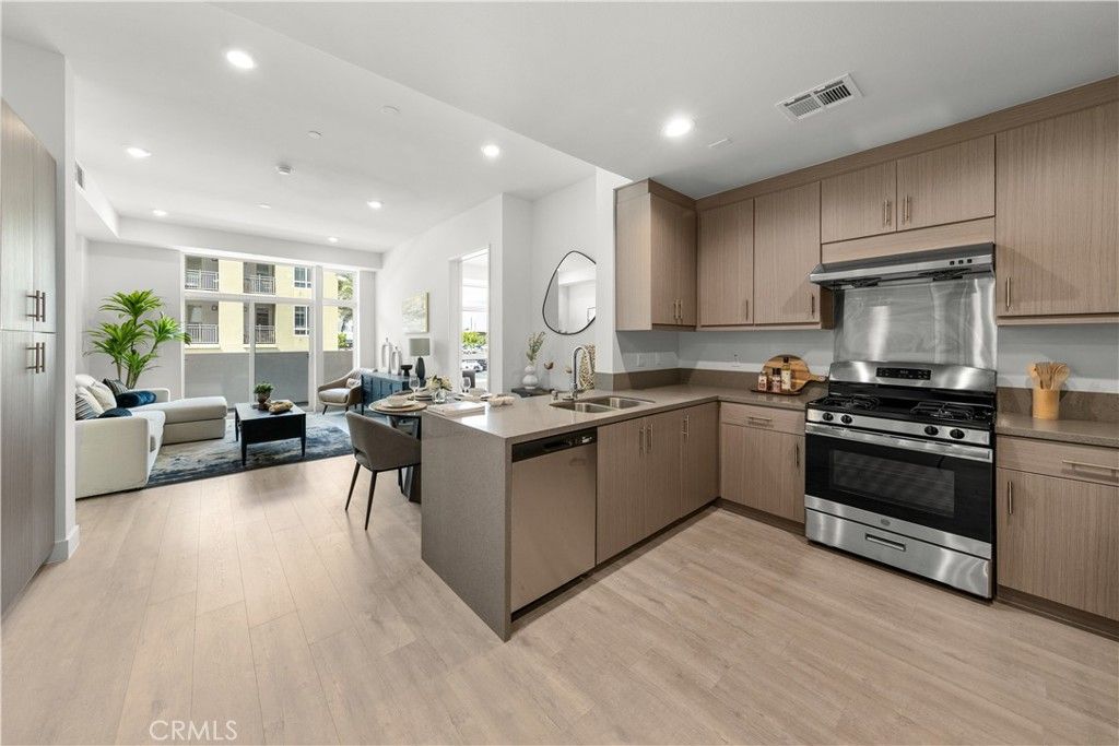 168 S Monterey Street 502, Alhambra, CA 91801