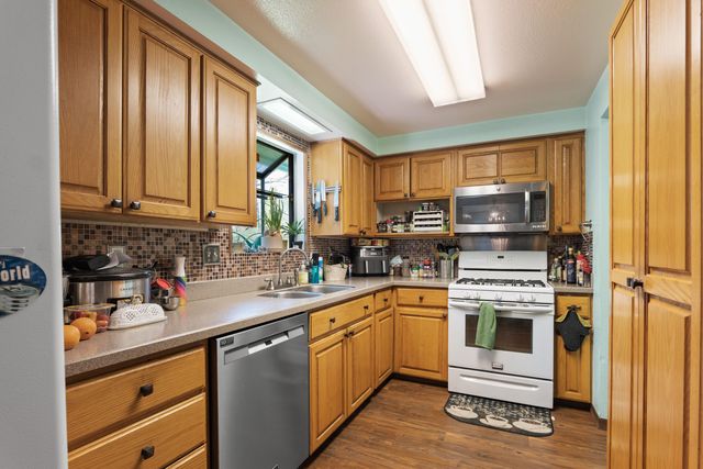 935 View Street, Reedsport, OR 97467