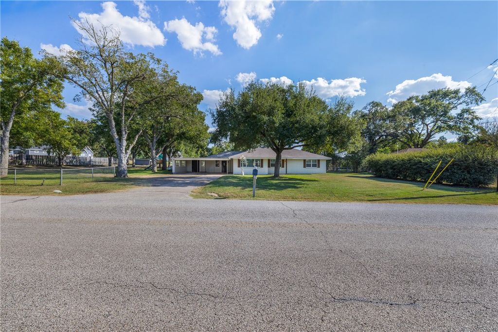 1906 Gun and Rod Road, Brenham, TX 77833 — photo 2