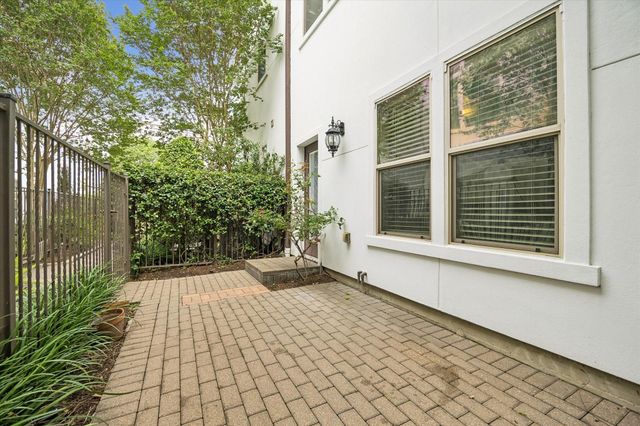 4220 Dickson Street, Houston, TX 77007