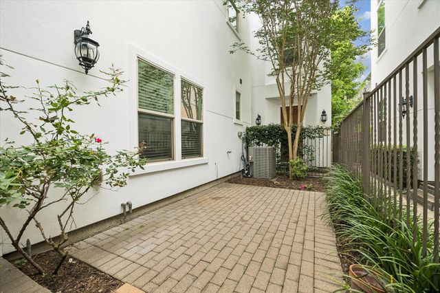 4220 Dickson Street, Houston, TX 77007