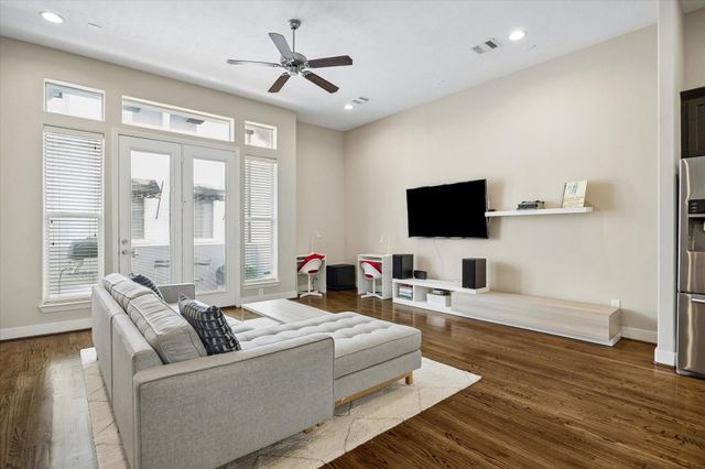4220 Dickson Street, Houston, TX 77007
