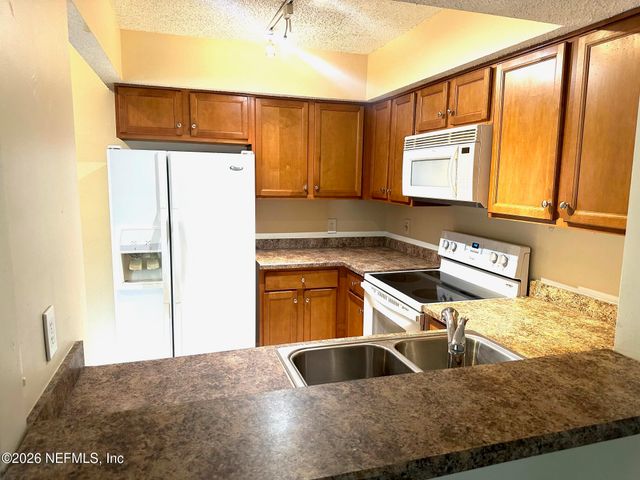 12171 BEACH Boulevard 703, Jacksonville, FL 32246