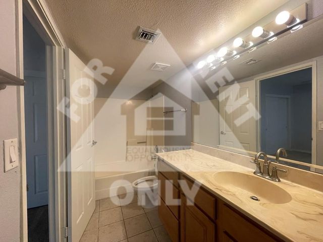 330 S Beck Avenue 104, Tempe, AZ 85281