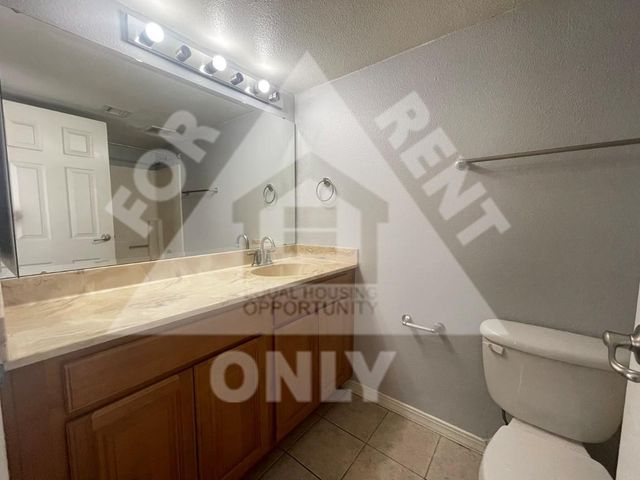 330 S Beck Avenue 104, Tempe, AZ 85281