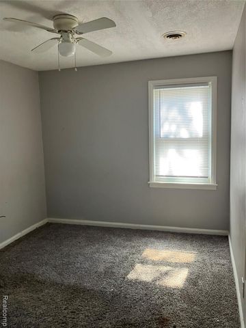 20485 Elkhart Street, Harper Woods, MI 48225